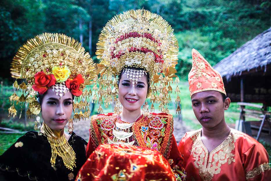  Pakaian  kebudayaan Indonesia adat   Padang  Minangkabau 